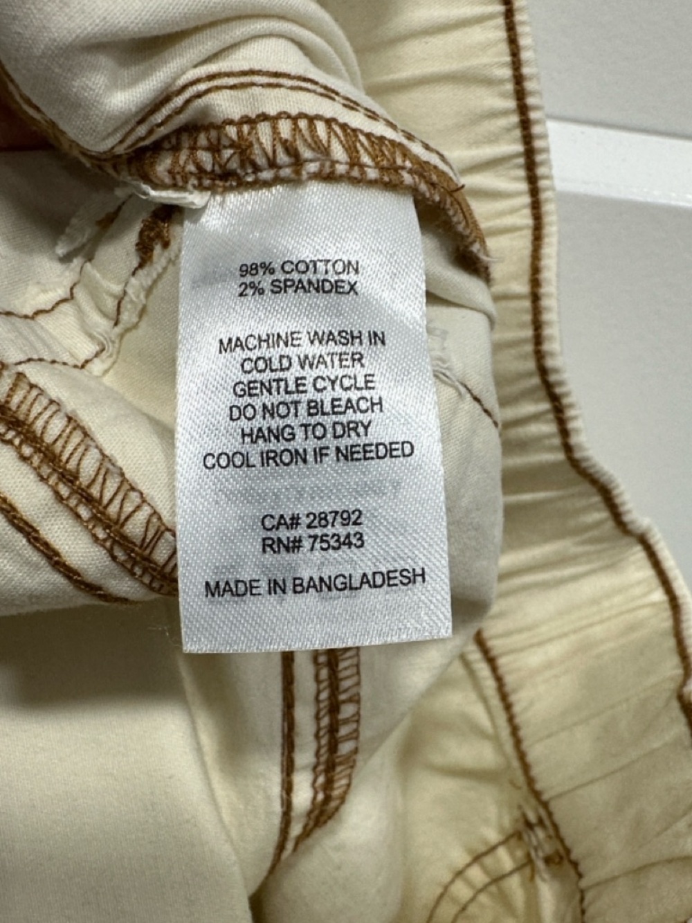 Nicole Miller Women’s Cream Cargo Pants - Size Small - Picture 5 of 6